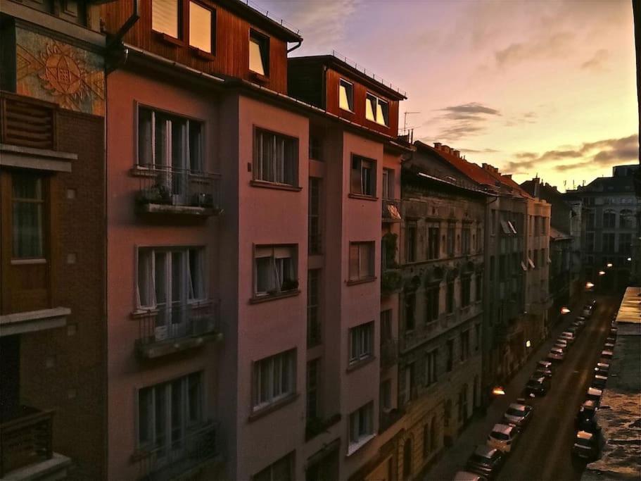 Bright And Cozy - City Center Apt Budapest Bagian luar foto